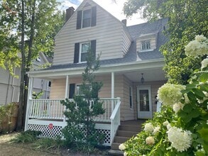 Building Photo - 245 Whiting Ln