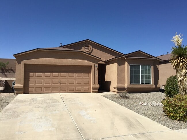 Building Photo - 1740 Sierra Norte Loop NE