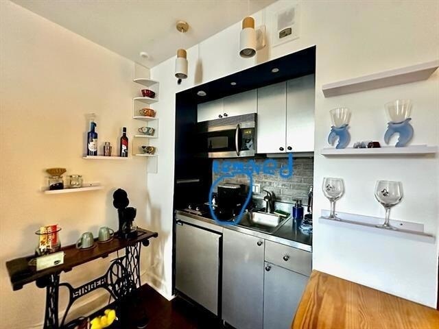 Foto del edificio - 1205 St Charles Ave