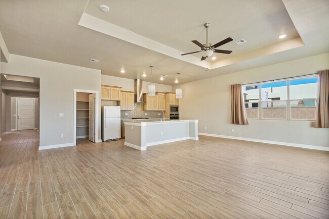 Foto del edificio - Newer Construction Home located in Mesa Village
