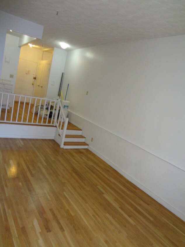 Building Photo - 518 E 80th St