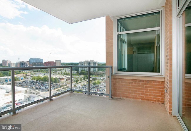 Foto del edificio - 5750 Bou Ave