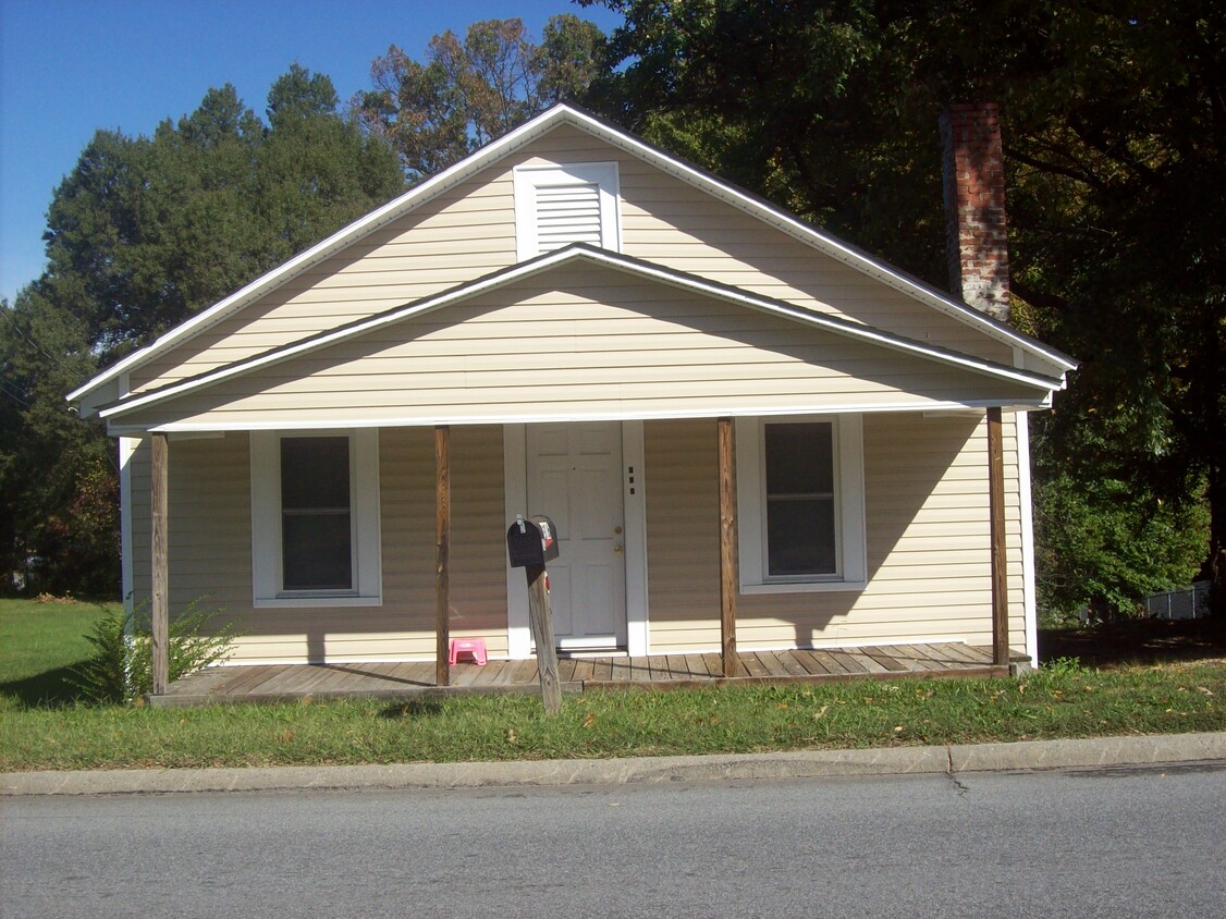 Primary Photo - 516 W Vandalia Rd