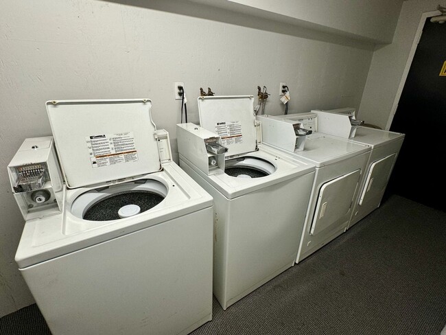Building Photo - Brighton 4 Bed Available now - Only pay ha...