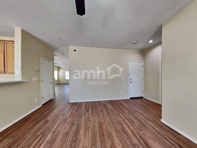 Foto del edificio - 25822 W Nancy Ln