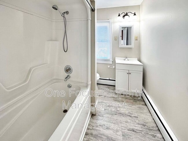 Building Photo - 123 1/2 Oliver Street