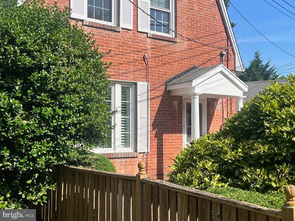 Foto principal - 1811 N Edgewood St