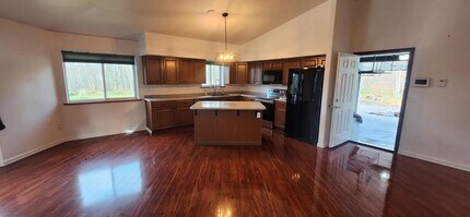 Building Photo - 1295 Toolik Dr