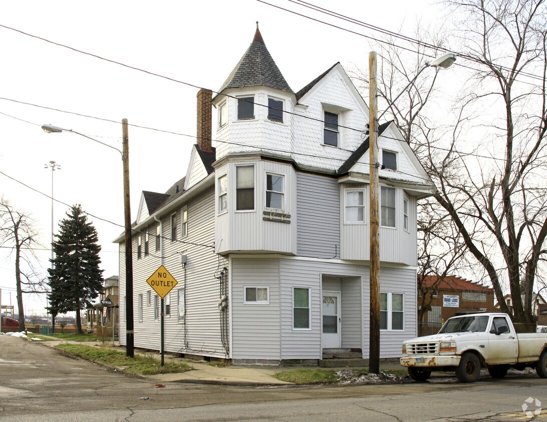 Foto principal - 16000 Waterloo Rd