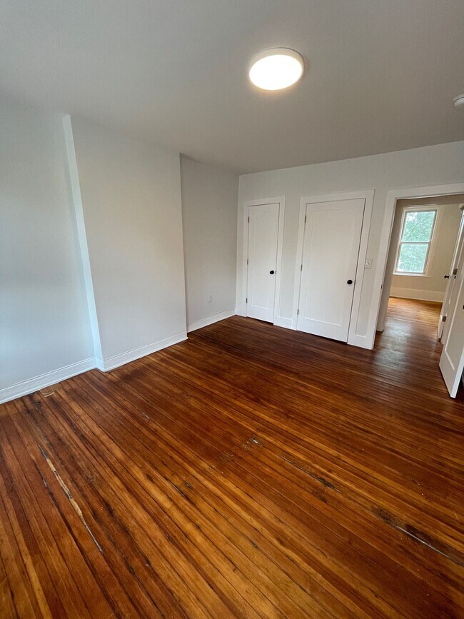 Building Photo - 125 3rd St
