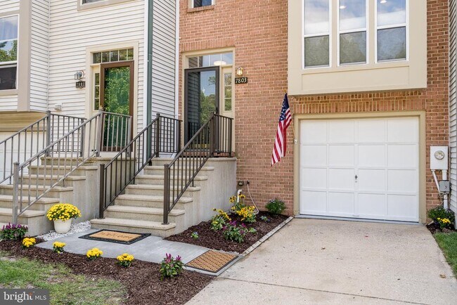Foto del edificio - 7803 Whistling Pines Ct