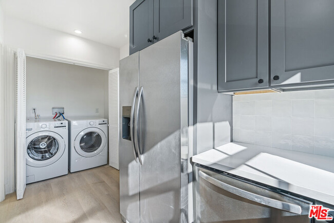 Foto del edificio - 9216 Alden Dr