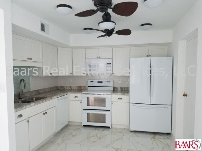 Foto del edificio - 615 Bayshore Dr