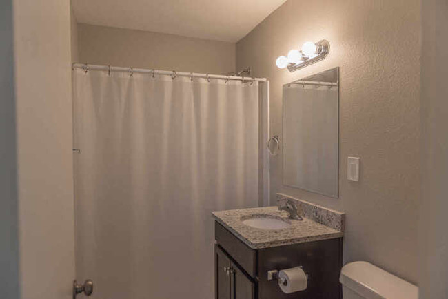 Building Photo - NEWLY REMODELED STUDIO WITH CLUBHOUSE