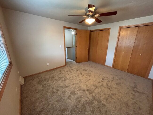 Foto del edificio - 3222 Lakeview Dr