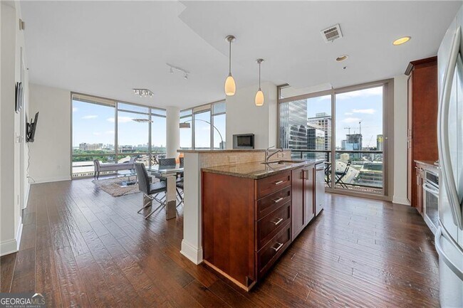 Foto del edificio - 270 17th St NW