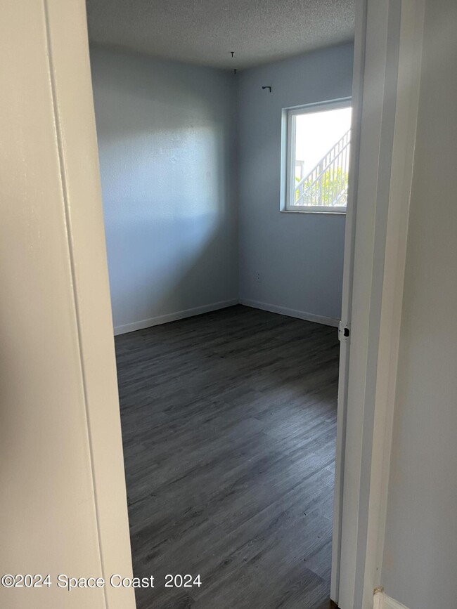 Building Photo - 201 St Lucie Ln