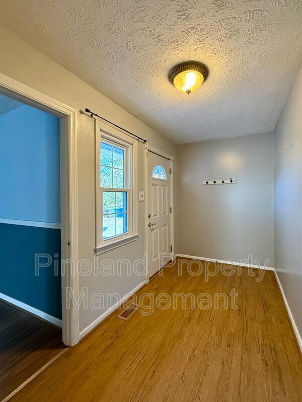 Foto del edificio - 1521 Paisley Ave