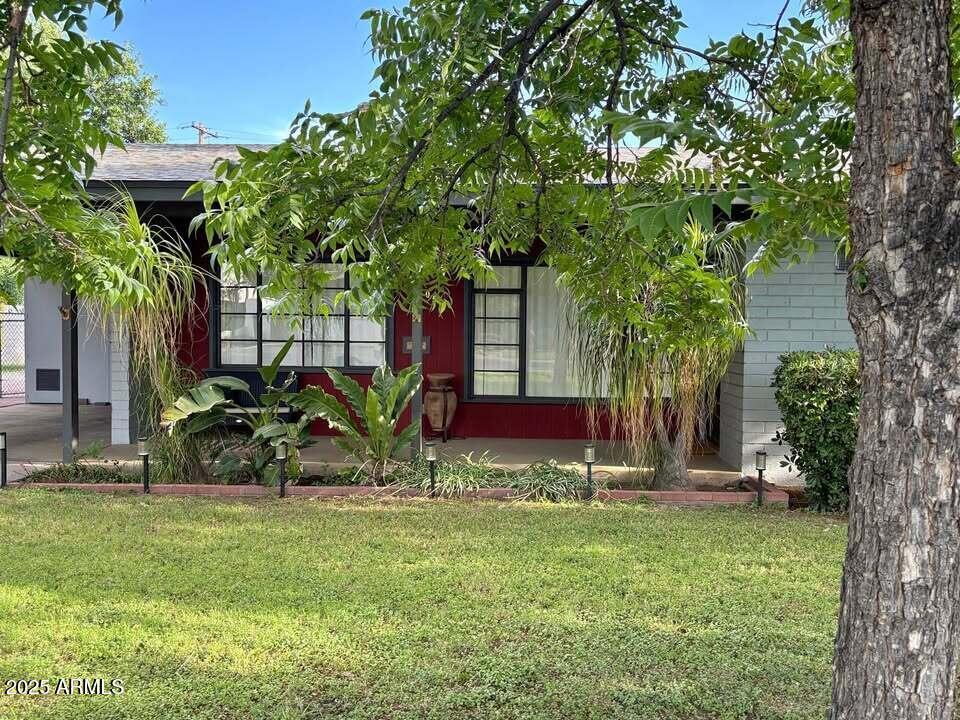 Foto principal - 4105 E Lewis Ave