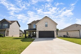 Building Photo - 393 Frontier Dr