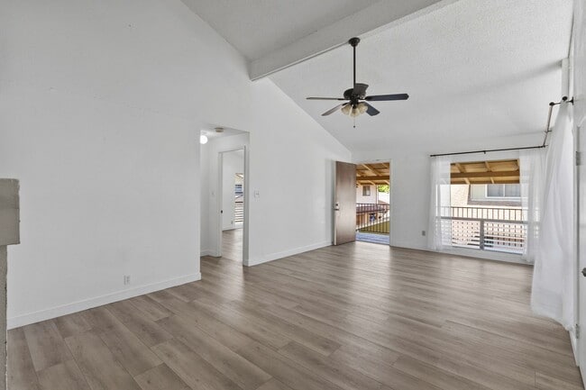 Building Photo - Kilihe Way Multi-Generational Home