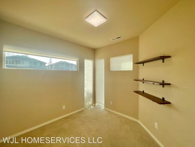 Building Photo - 4 br, 2.5 bath House - 3913 168th PL SE