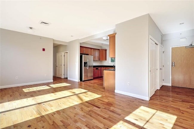 Building Photo - 400 Hope St