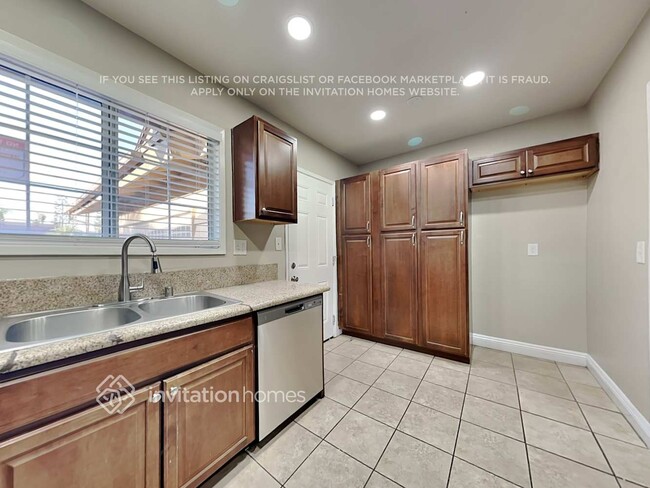 Foto del edificio - 7175 De Palma St