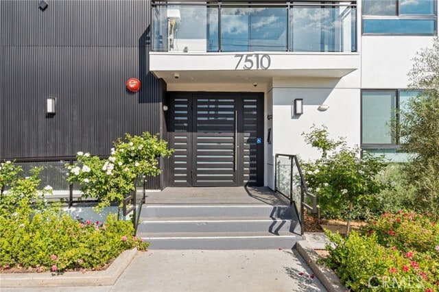 Foto del edificio - 7510 Sepulveda Blvd
