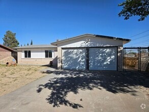 Building Photo - 2900 Roy Pace Dr