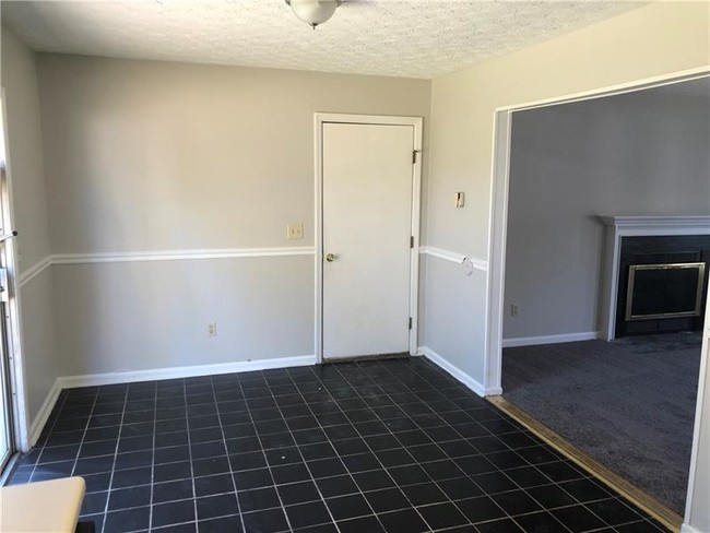 Building Photo - 1204 Regal Heights Dr