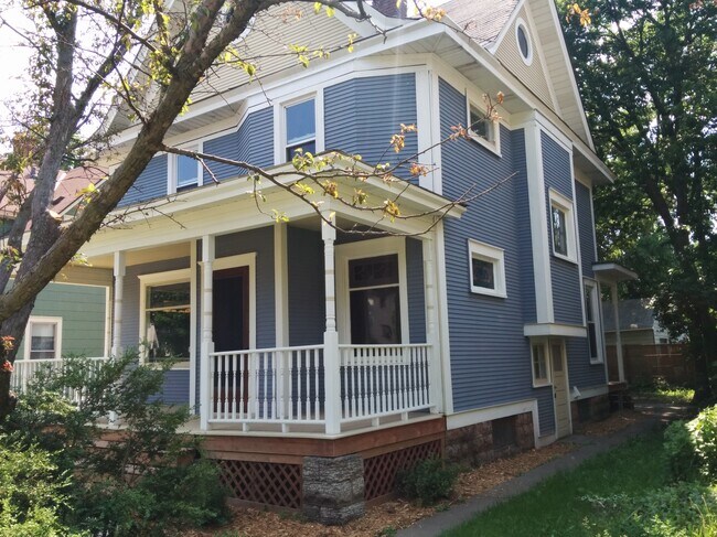 Foto del edificio - 2504 Harriet Ave