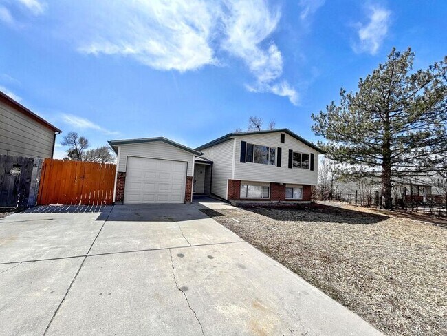 Building Photo - 530 Avenida Del Cielo