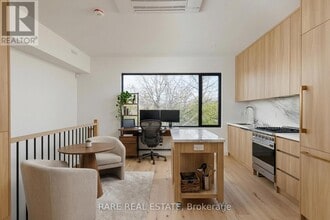 Building Photo - 451 Montrose Ave