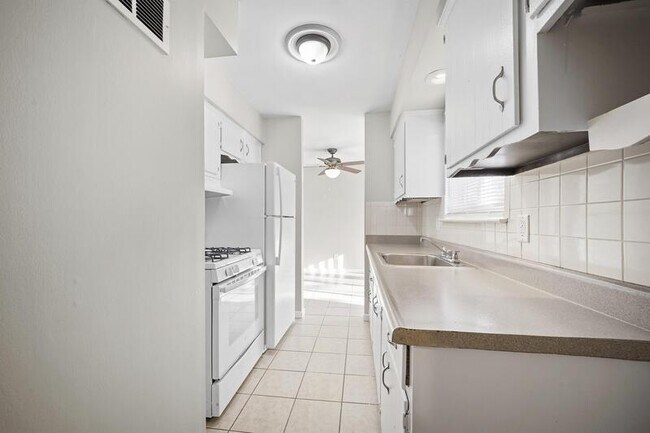 Photo - 1636 Flynn St House