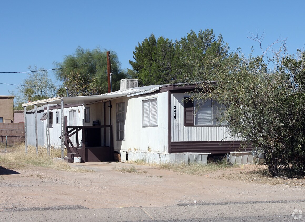Building Photo - 3255 E Kleindale Rd