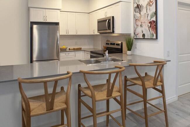 Photo du bâtiment - Bayfield Tower Apartments