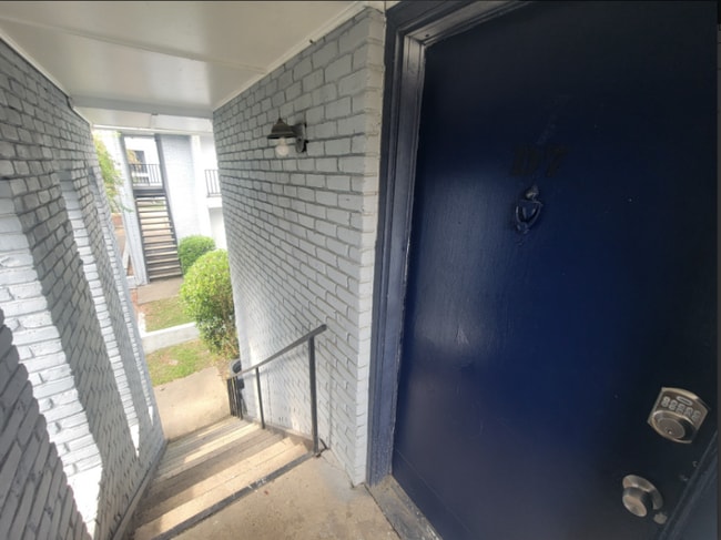 Photo - 225 W McDowell Rd Apartment