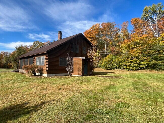 Foto del edificio - 820 White School Rd