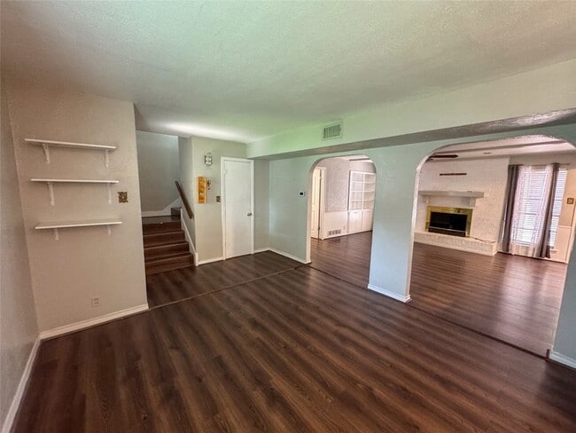 Building Photo - 1213 Idlewood Dr