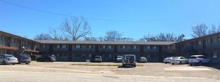 Building Photo - 302 Wolf St