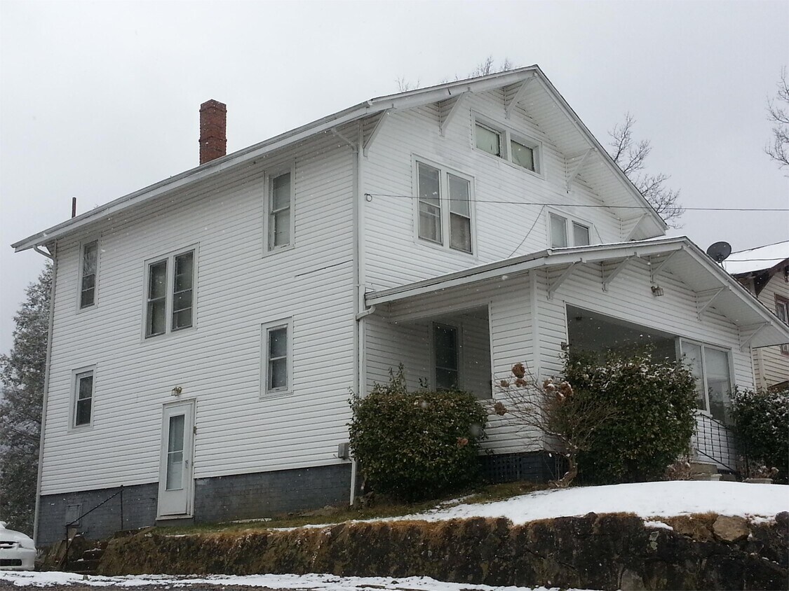 Building Photo - 409 Stowers St
