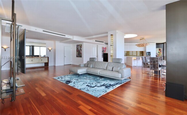 Foto del edificio - 1000 E Island Blvd