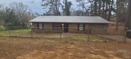 Building Photo - 3323 Co Rd 723