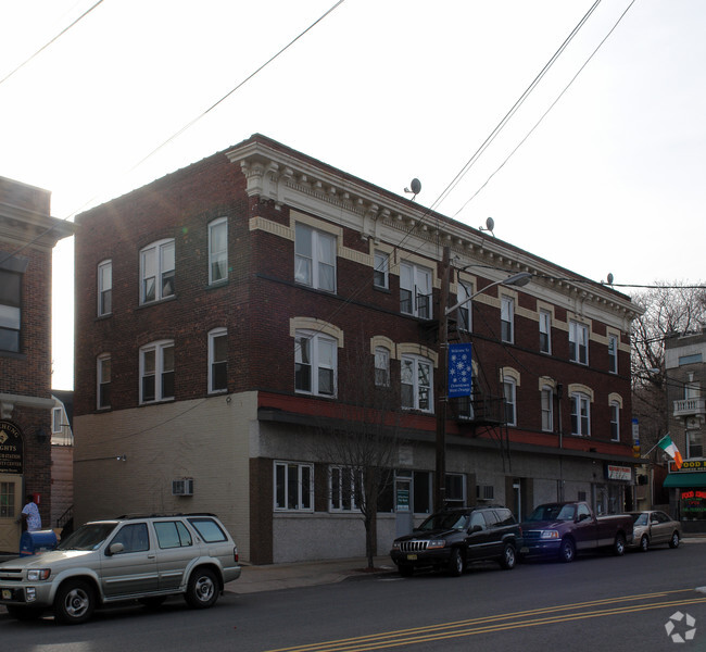 Building Photo - 96 Washington St