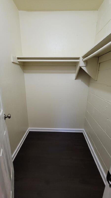 Foto del edificio - 3145 Parkdale Rd