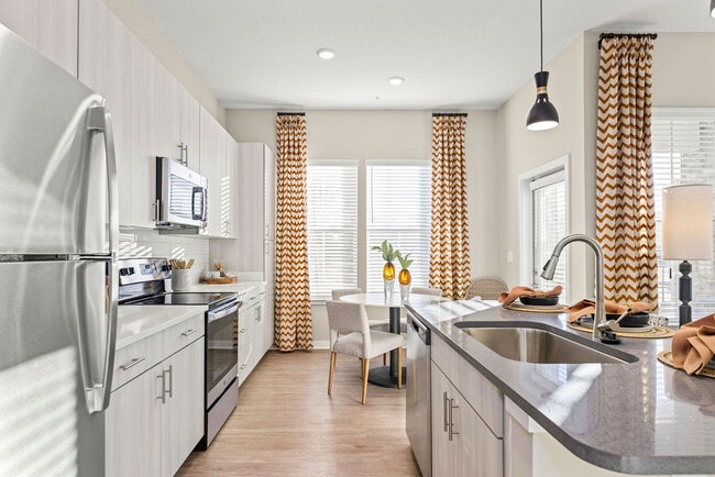 2BR, 2BA - Briarwood - Kitchen - Tapestry Patterson Lane