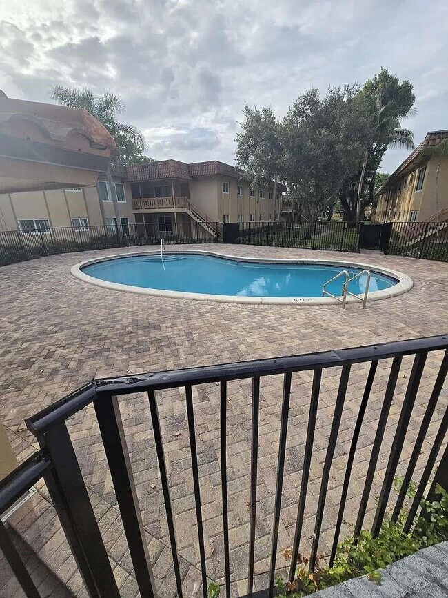 Foto del edificio - 2719 NW 39th Terrace