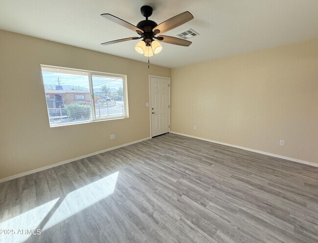 Foto del edificio - 1848 W Carson Rd