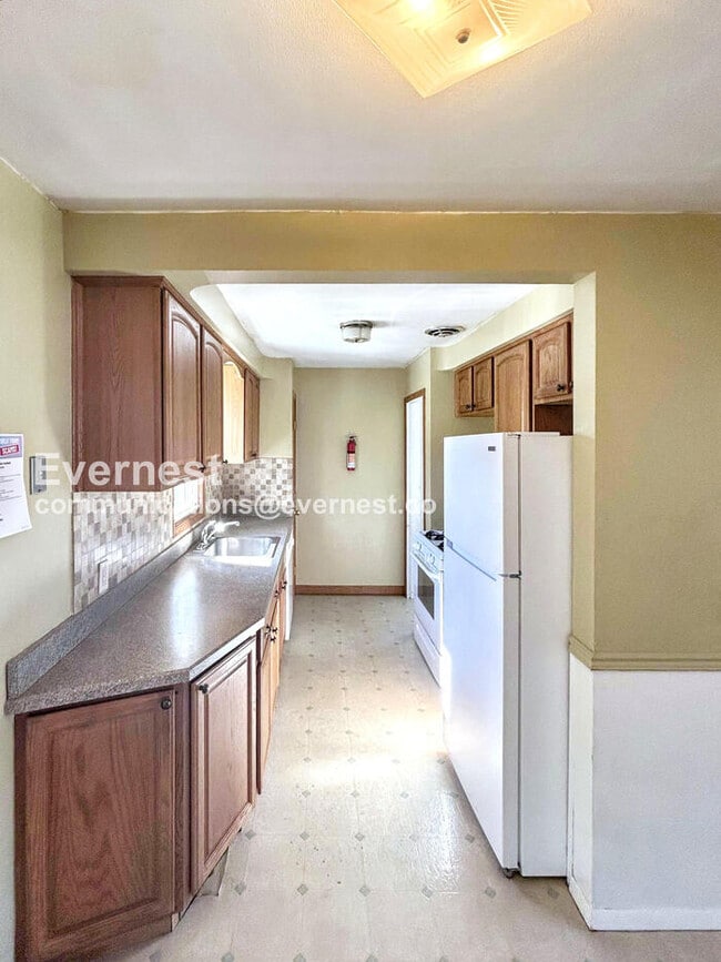 Foto del edificio - 30034 Oakdale Rd